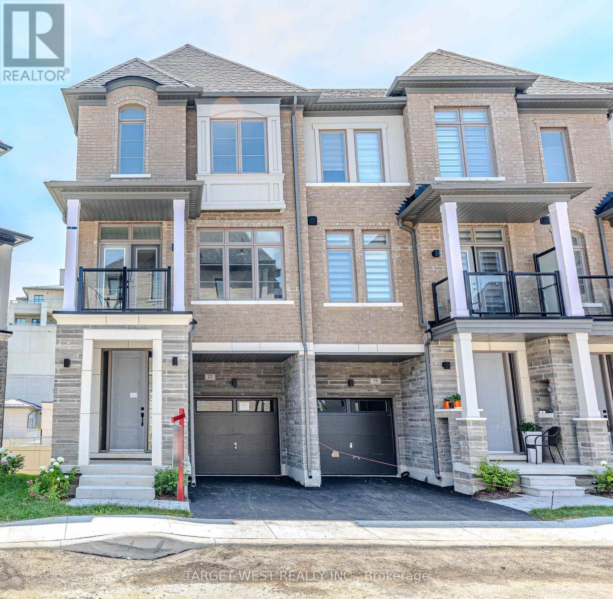 23 Archambault Way, Vaughan Vellore Village, ON L4H 5G4