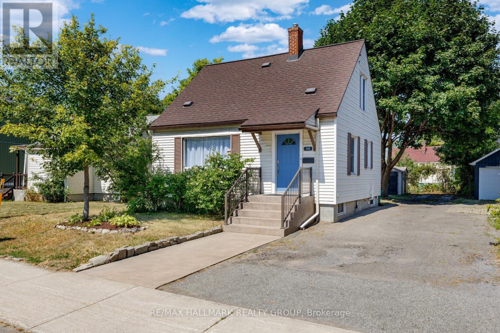 145 Crerar Ave, Ottawa, ON K1Z 7P4