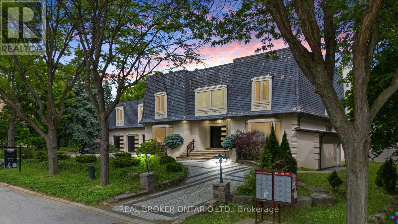106 Teefy Ave, Richmond Hill, ON L4C 8C6