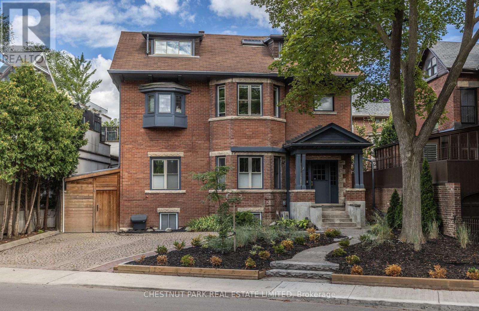4 Maple Ave, Toronto, ON M4W 2T6