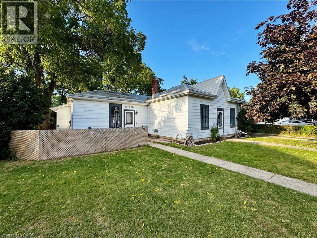 92 Francis St, Cambridge, ON N1S 2A1
