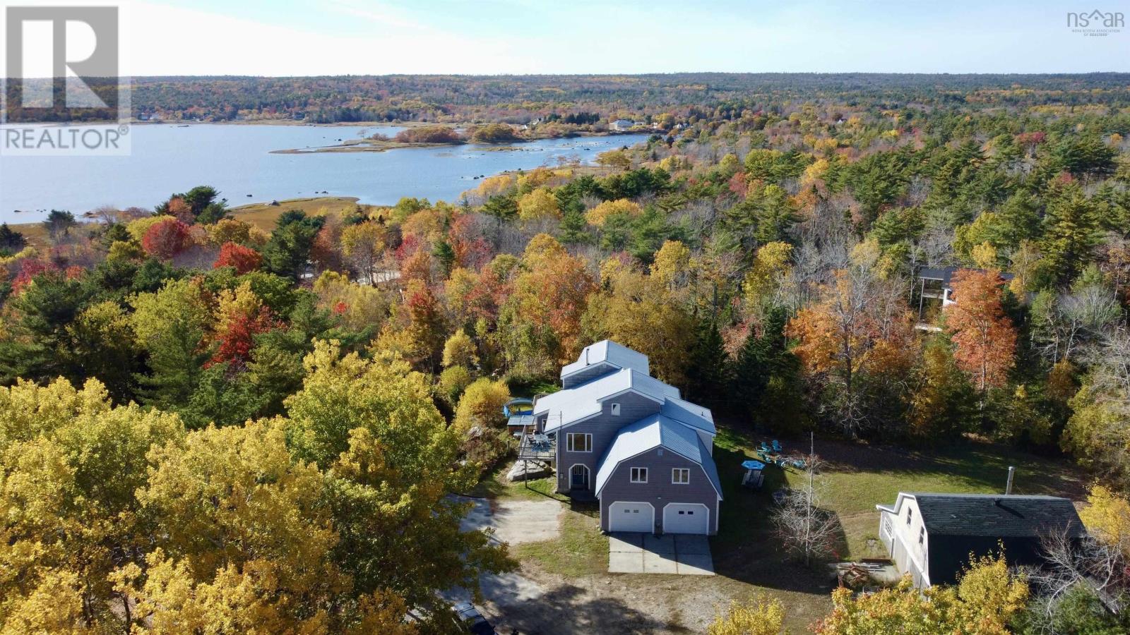 187 Hartz Point Rd, Shelburne, NS B0T 1W0