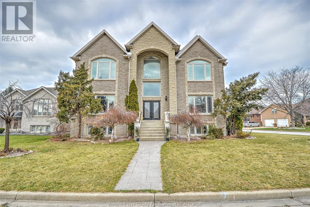 2600 Chick Ct, Windsor, ON N9E 4P1