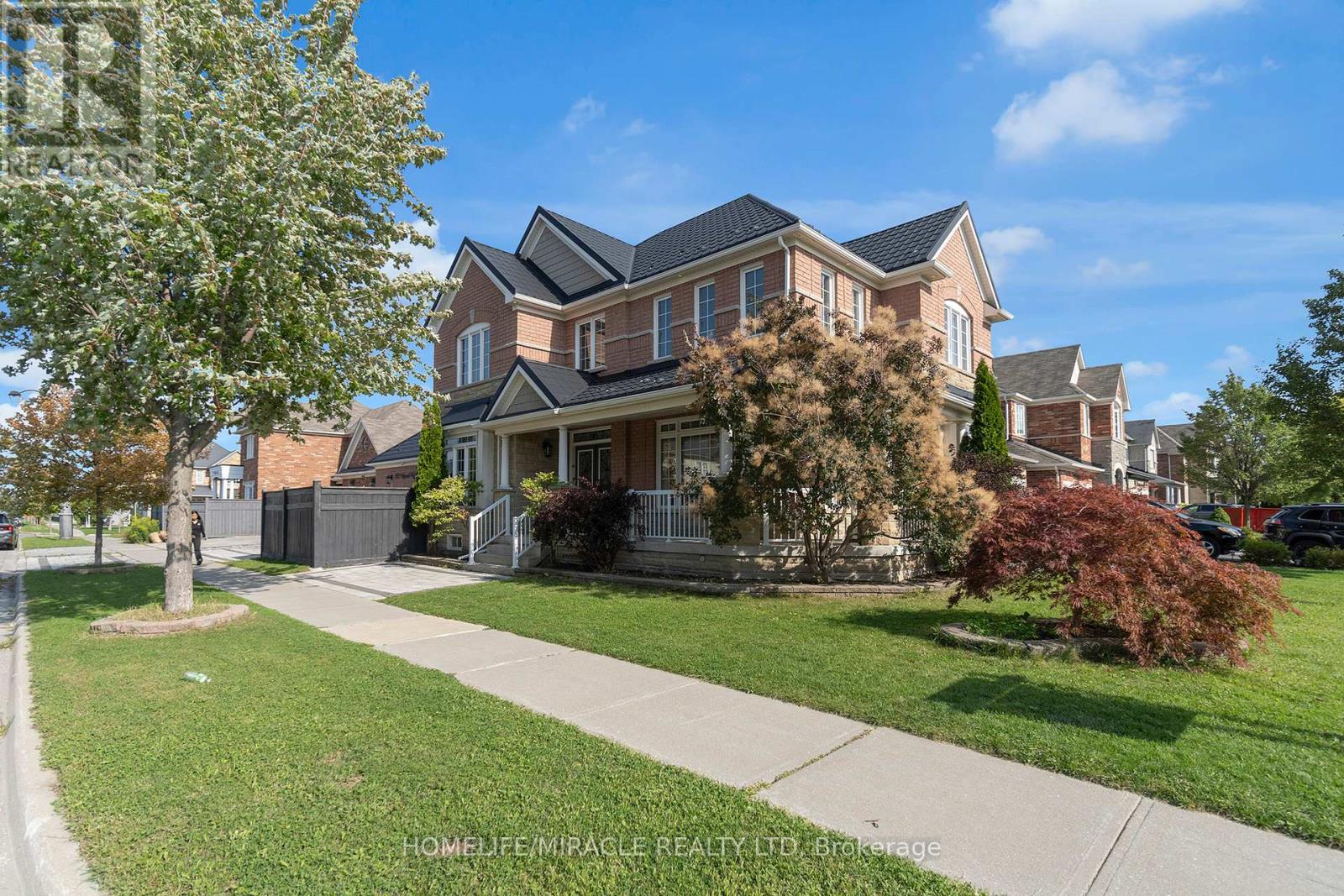129 Vipond Way, Bradford West Gwillimbury, ON L3Z 2A5