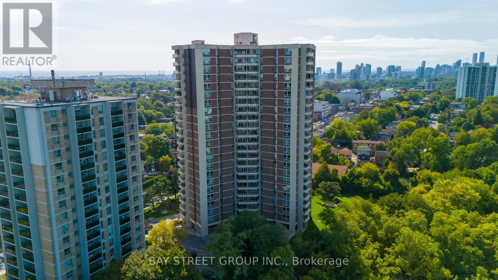 403 980 Broadview Ave, Toronto, ON M4K 3Y1
