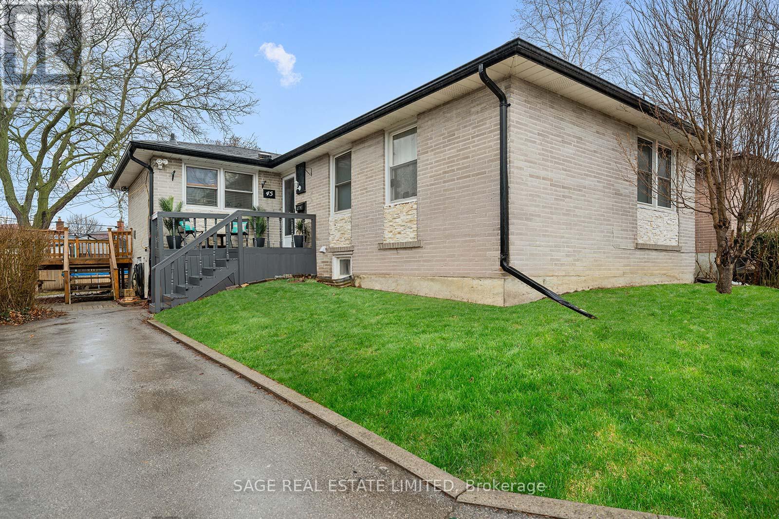 45 Dashwood Cres, Toronto, ON M9V 2N9