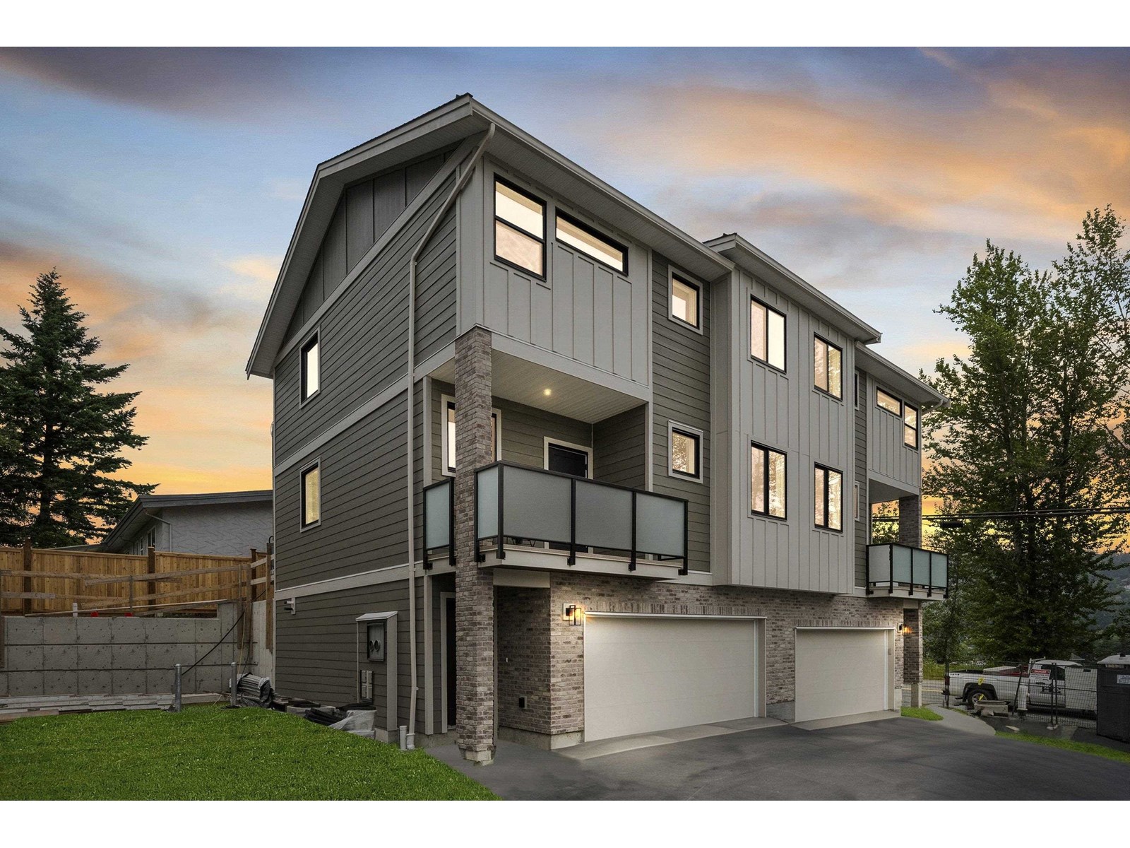 2461 Beck Rd, Abbotsford, BC V2S 4S3