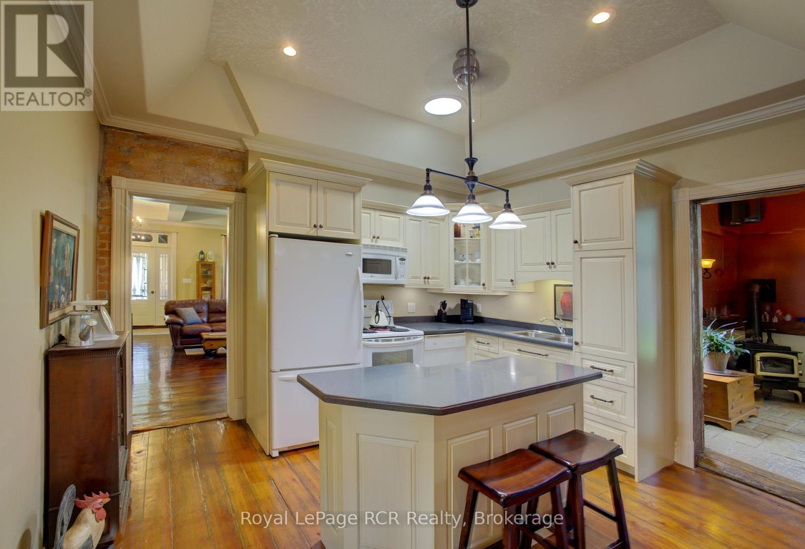 134 Frederick St E, Wellington North, ON N0G 1A0