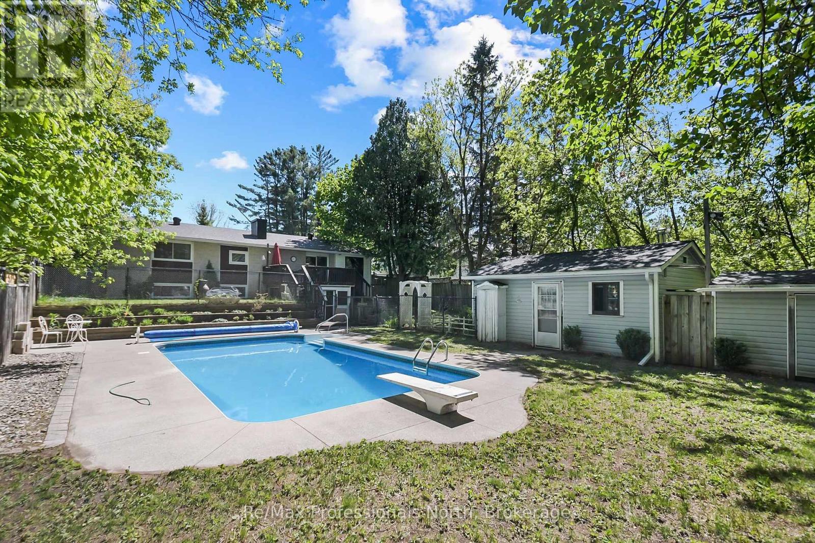 110 Fraser St, Gravenhurst, ON P1P 1C9