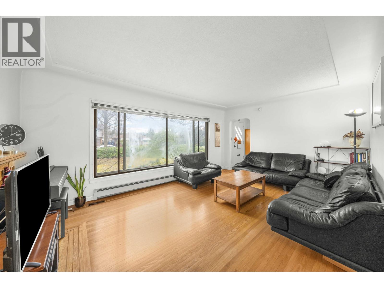 1371 Duthie Ave, Burnaby, BC V5A 2R5