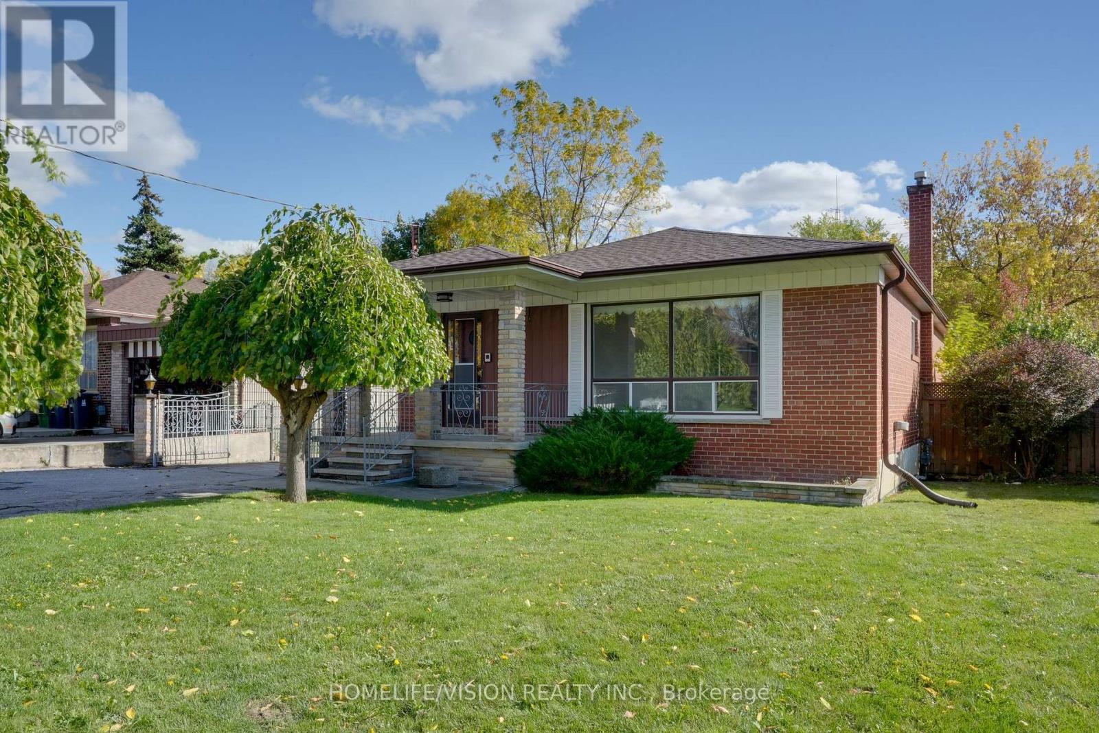 239 Epsom Downs Dr, Toronto Downsview-roding-cfb, ON M3M 1T3