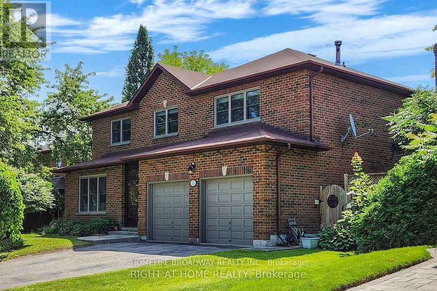 9 Trillium Dr, Aurora, ON L4G 5X5