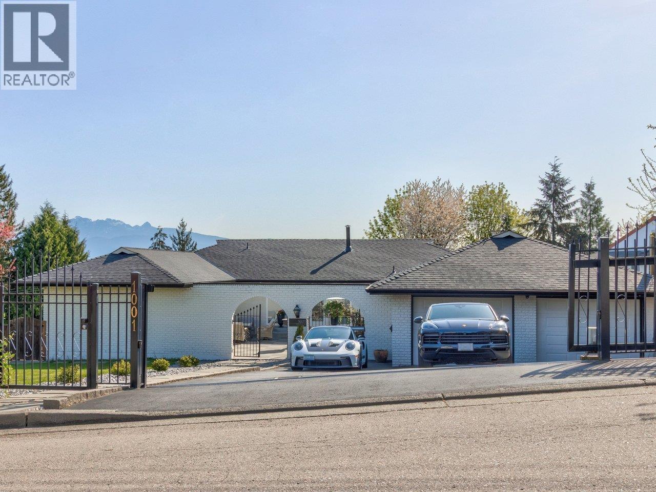 1001 Palmdale St, Coquitlam, BC V3C 3R3