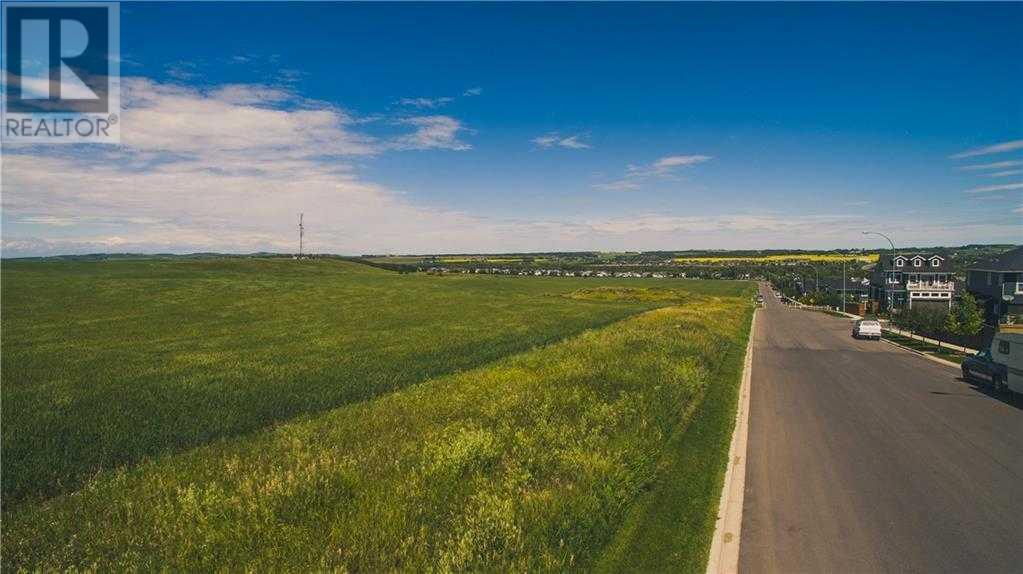 111 Westland St, Okotoks, AB T1S 1A4
