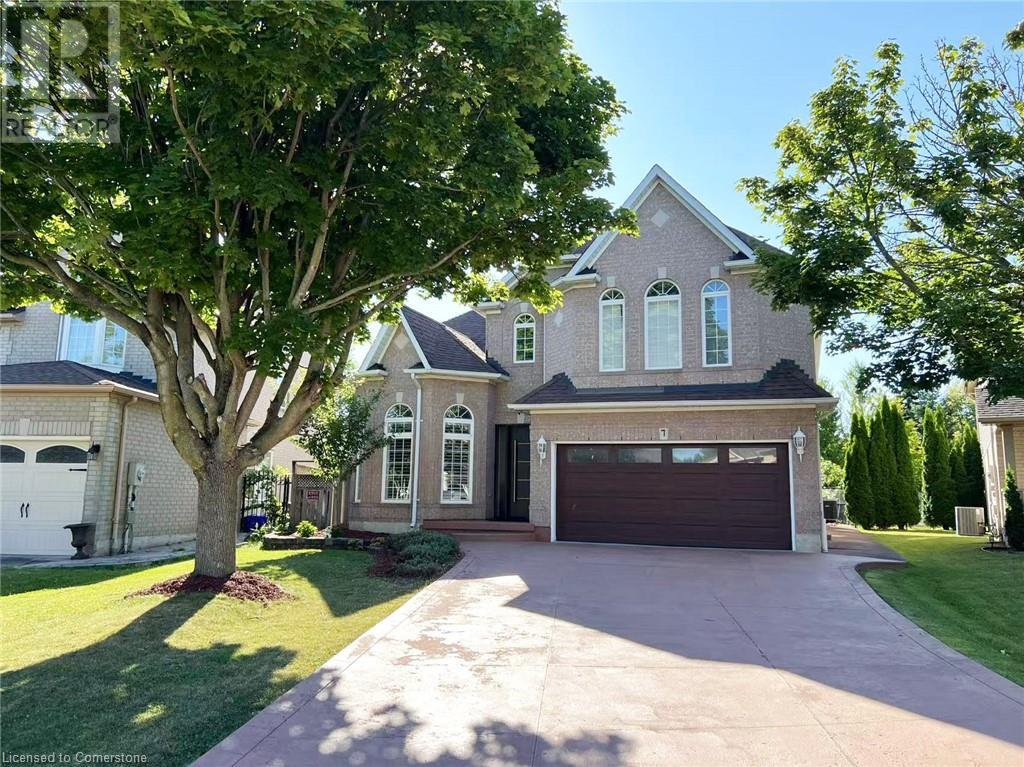 7 Tandem Ct, Hamilton, ON L9K 1M1
