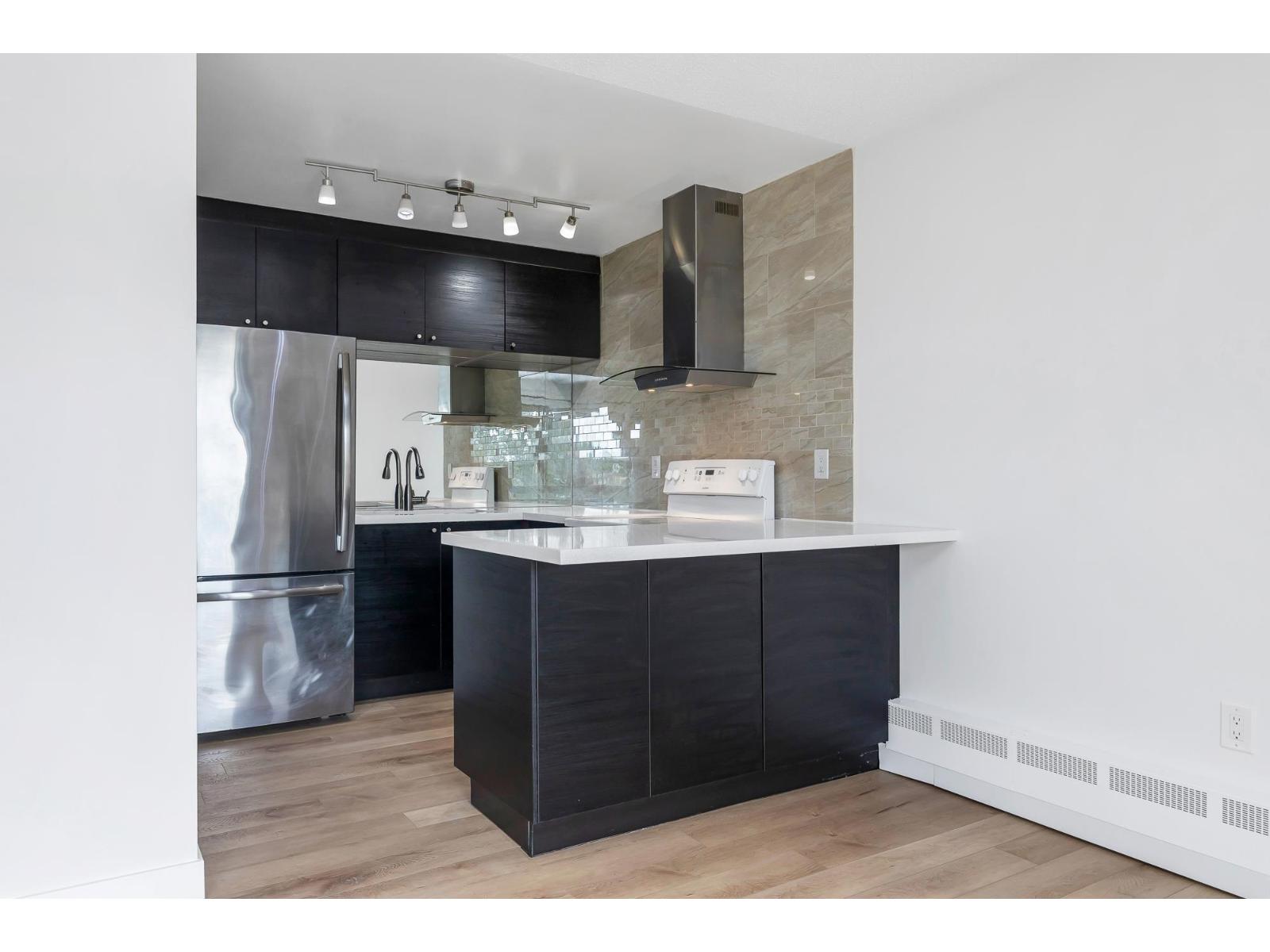 32175 Old Yale Road Unit 306, Abbotsford, BC V2T 2C8
