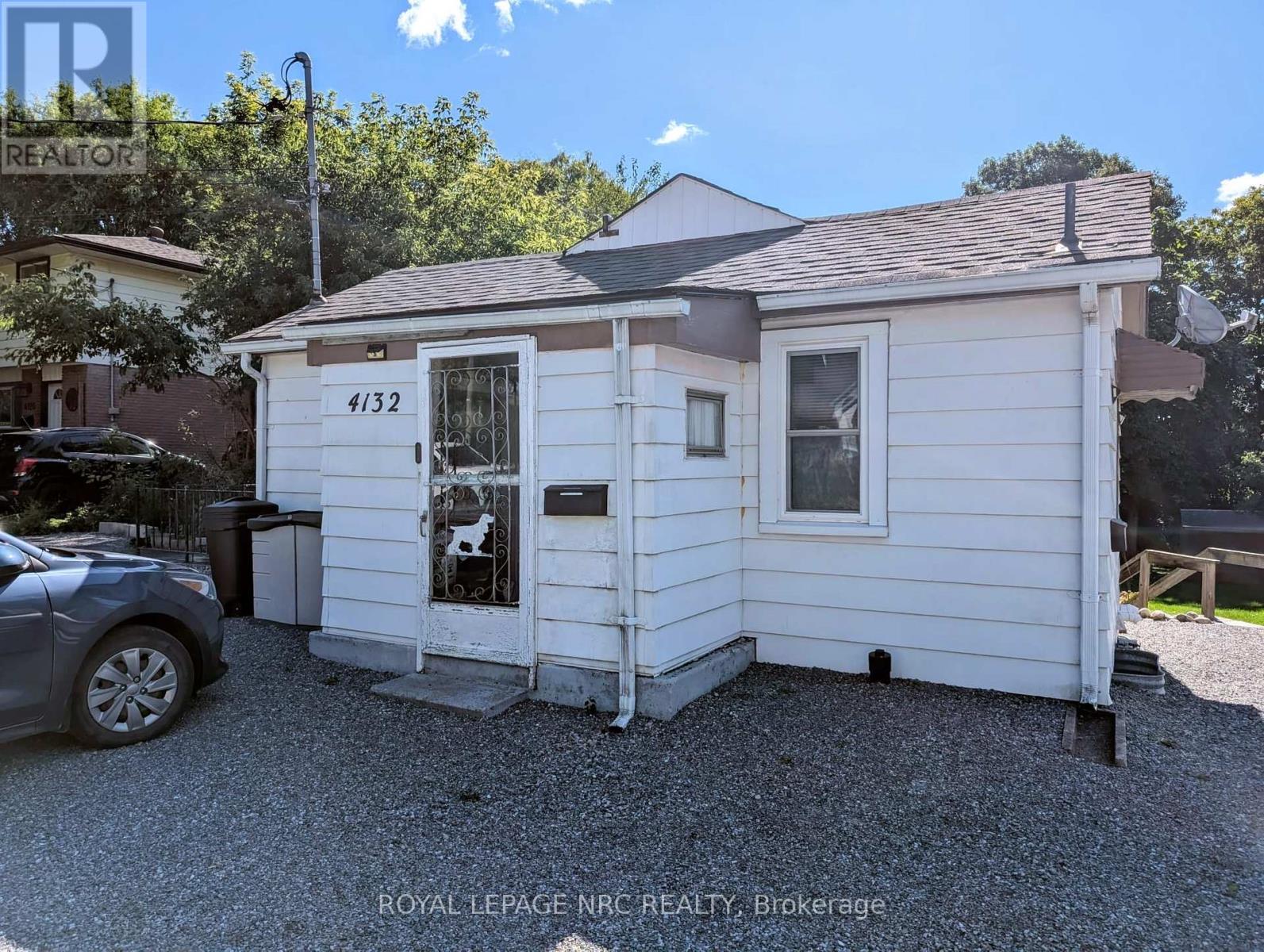4132 Chippawa Pkwy, Niagara Falls, ON L2G 6E5