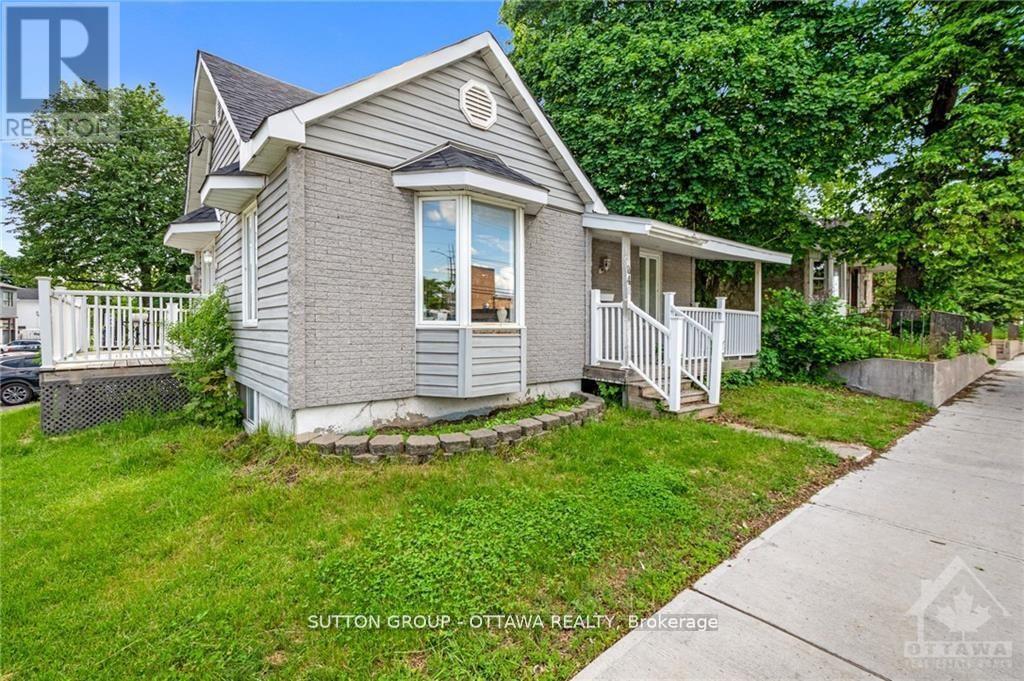 846 St Laurent Blvd, Ottawa, ON K1K 3A9