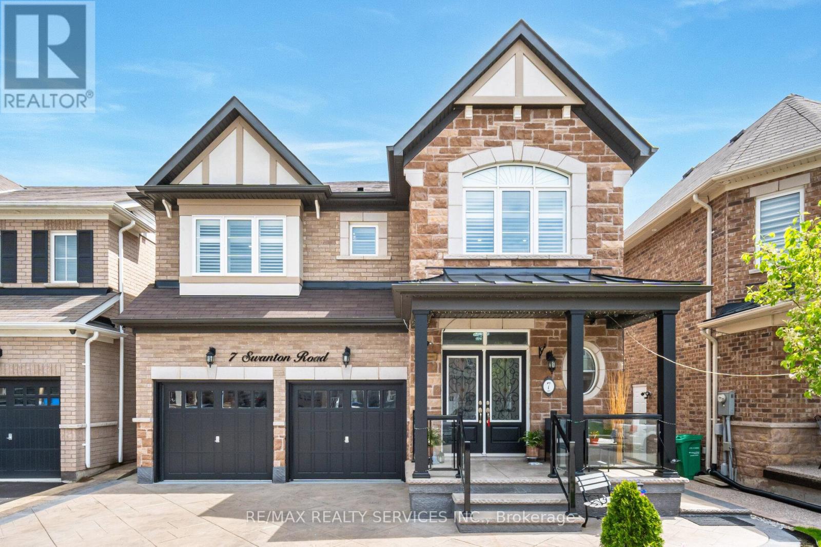 7 Swanton Rd, Brampton, ON L6X 0B2