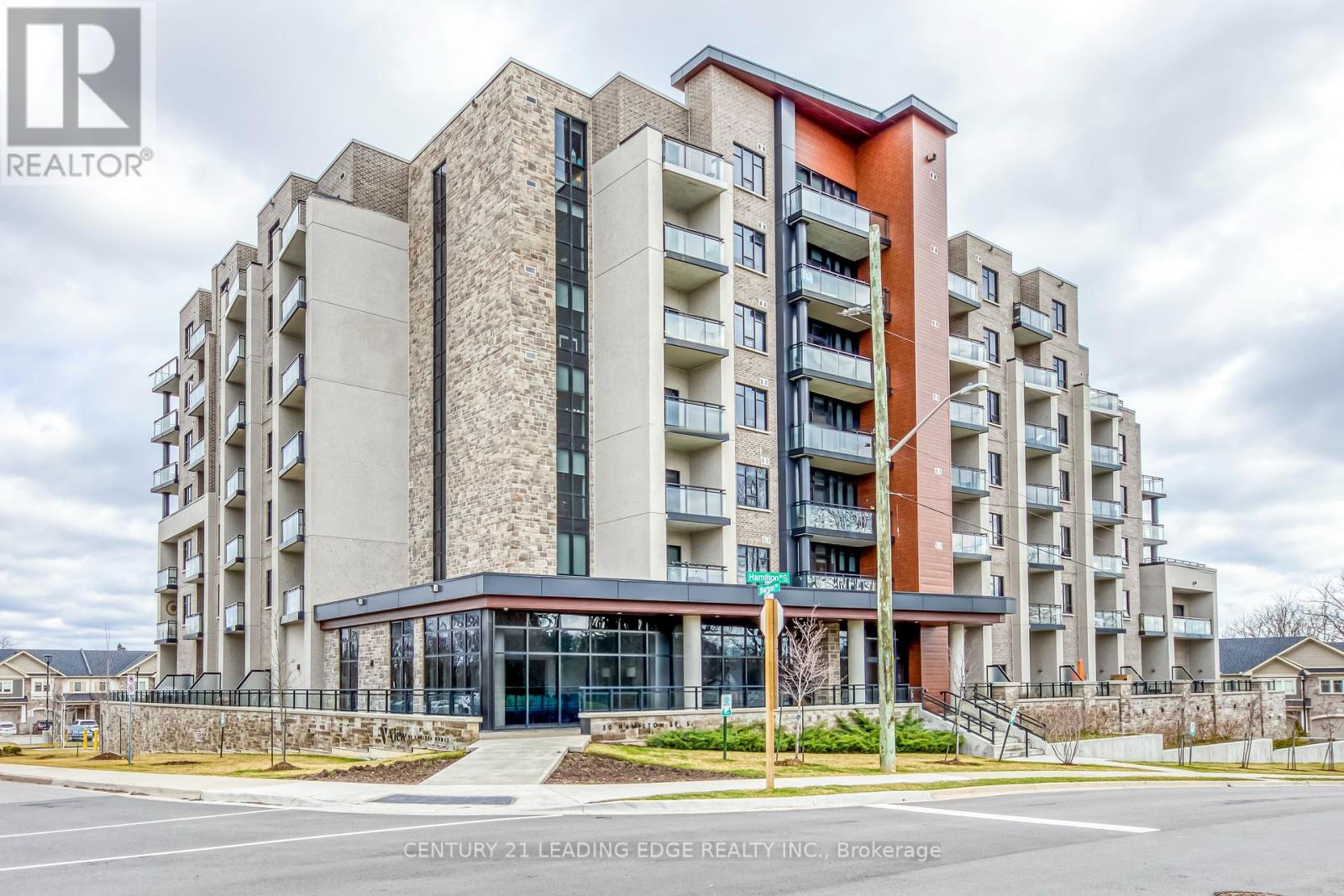 302 30 Hamilton St, Hamilton, ON L0R 2H4