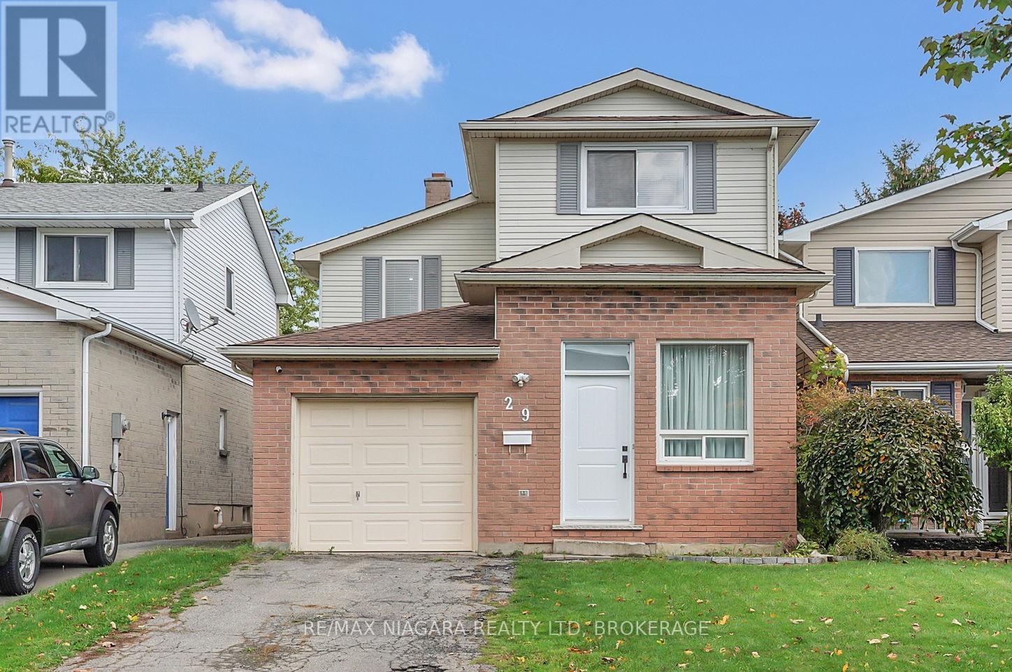 29 Baxter Cres, Thorold Confederation Heights, ON L2Z 4S1