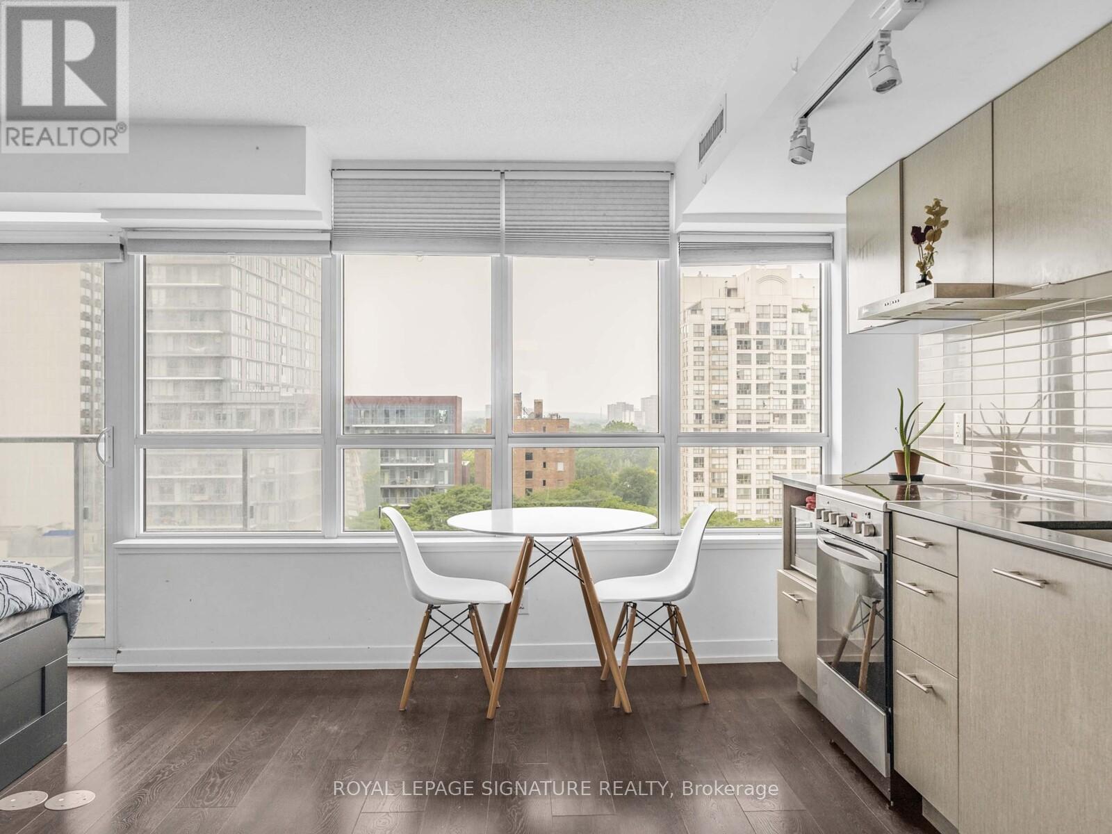 1007 365 Church St, Toronto, ON M5B 1Z9