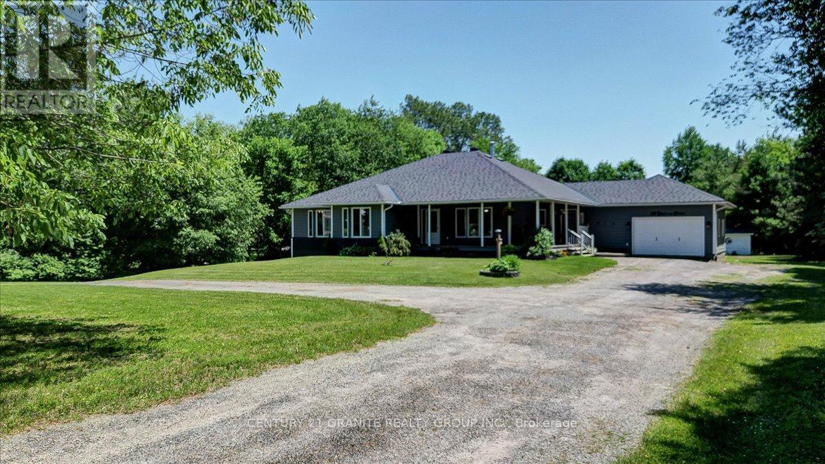 39 Golfview Dr, Bancroft, ON K0L 1C0