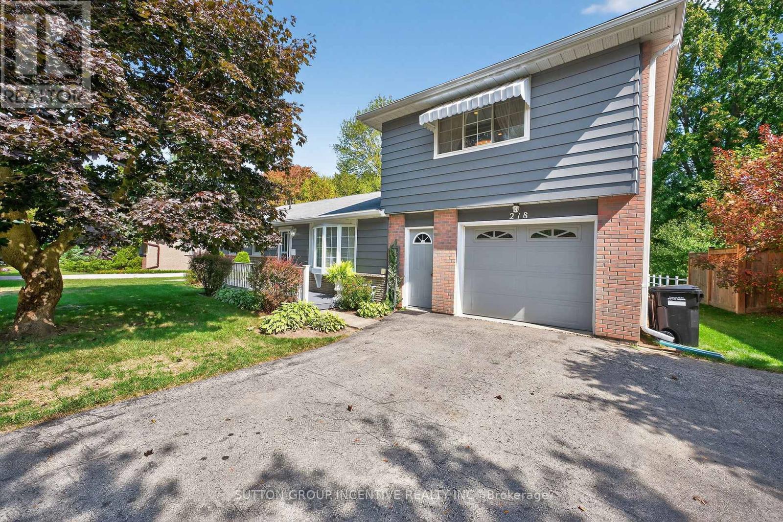 218 Crawford St, Barrie, ON L4N 3W6