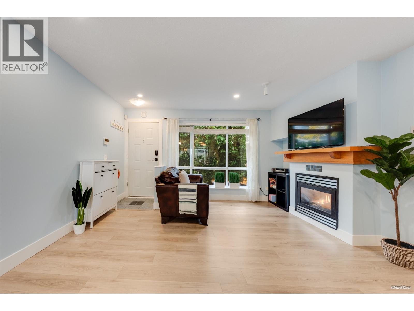 7371 Magnolia Ter, Burnaby, BC V5E 4M3