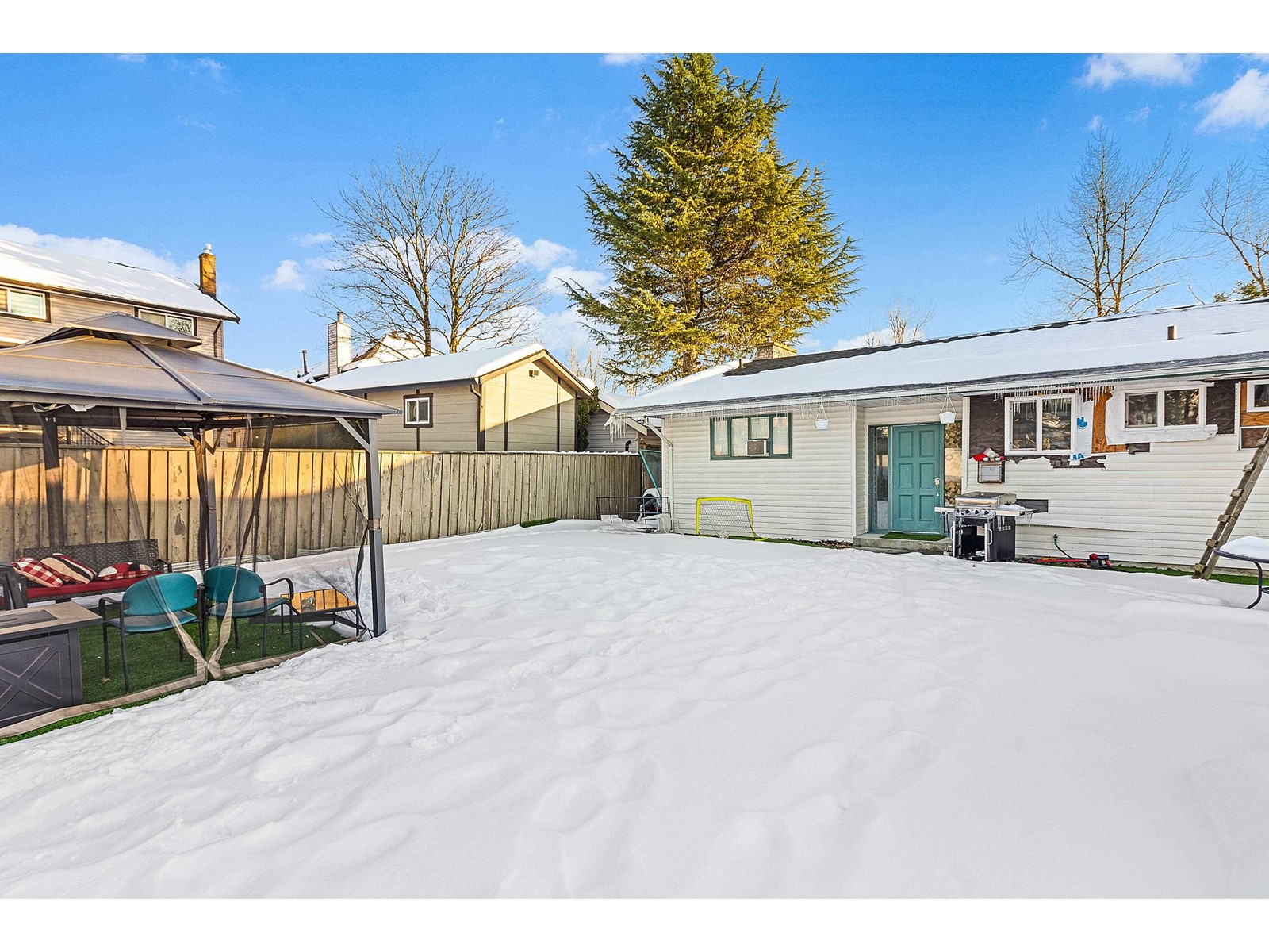 31479 S Fraser Way, Abbotsford, BC V2T 6L3