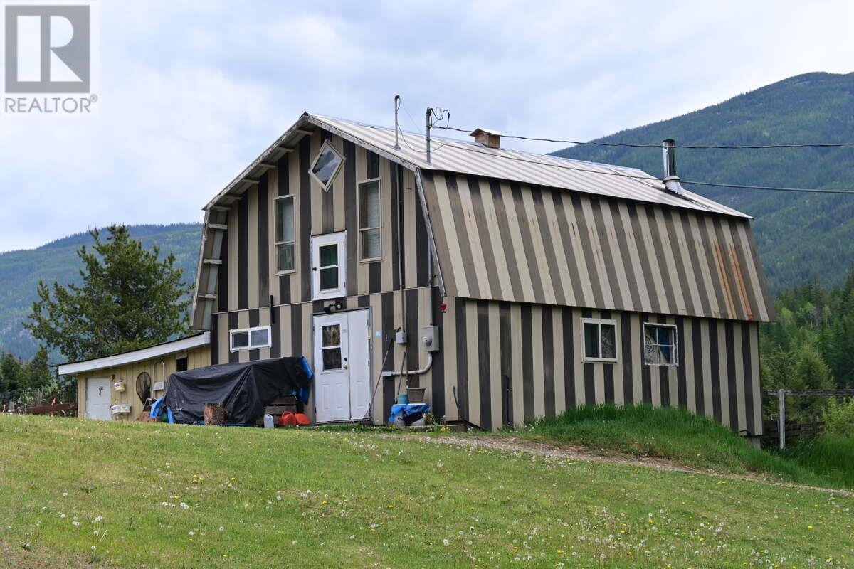 2165 Raven Rd, Castlegar, BC V1N 4S9