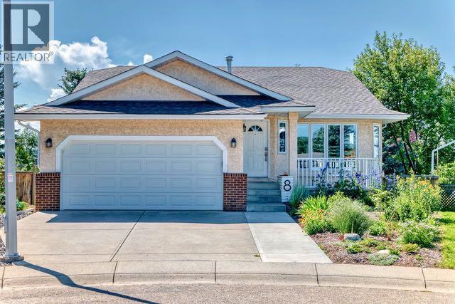 8 W Park Pl, Cochrane, AB T4C 1J7
