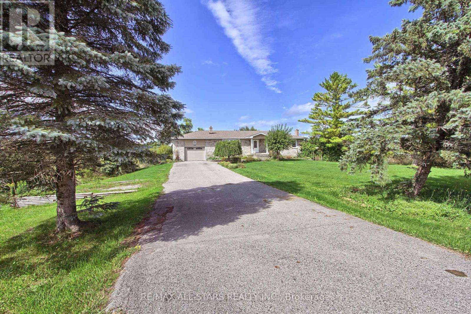 6538 Smith Blvd, Georgina, ON L0E 1N0