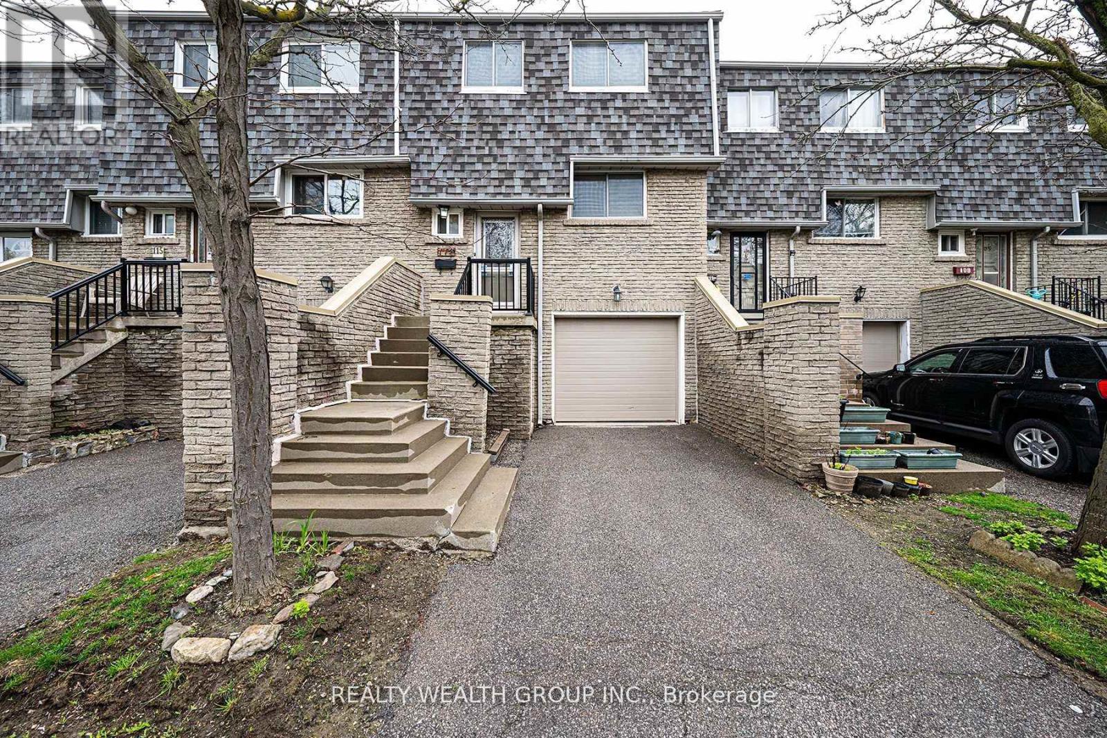 113 1280 Bridletowne Cir, Toronto, ON M1W 2V4