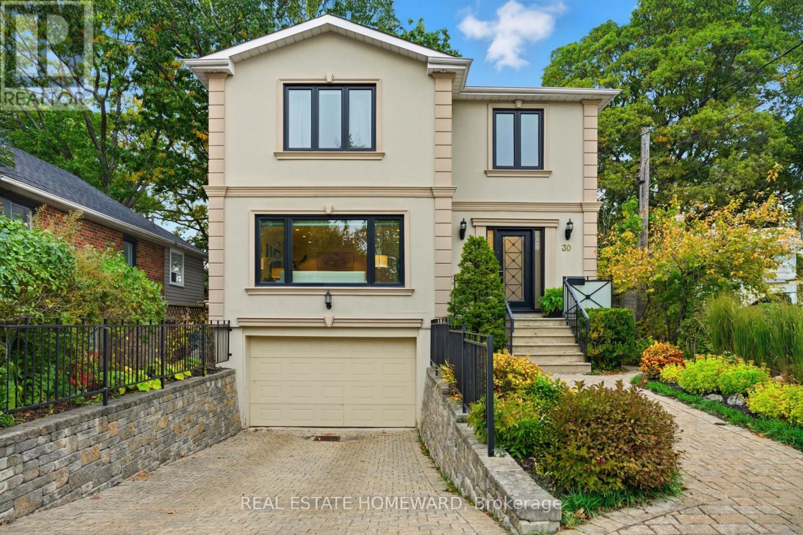 30 Lynn Rd, Toronto, ON M1N 2A4