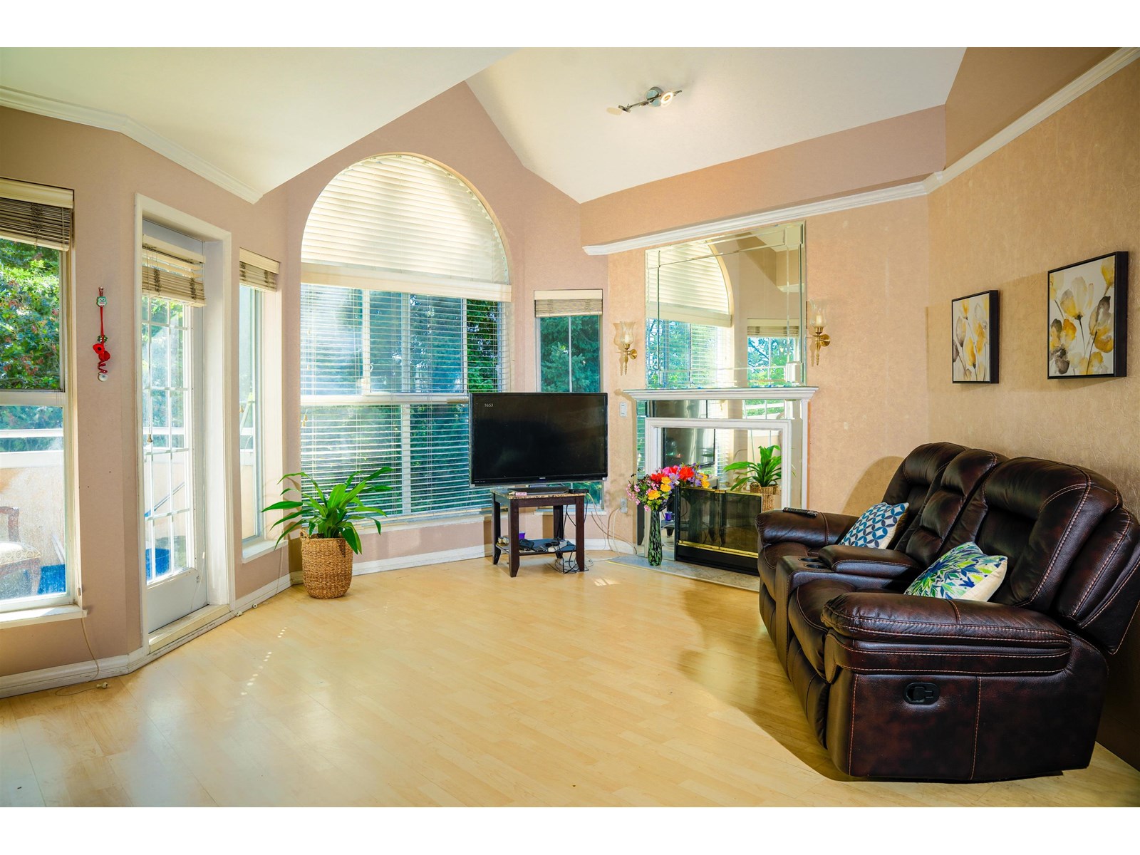 7435 121a Street Unit 410, Surrey, BC V3W 0W8