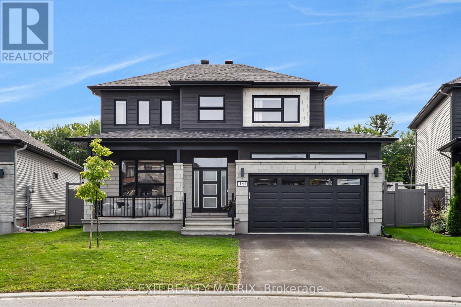 1144 Avignon St, Russell, ON K0A 1W0