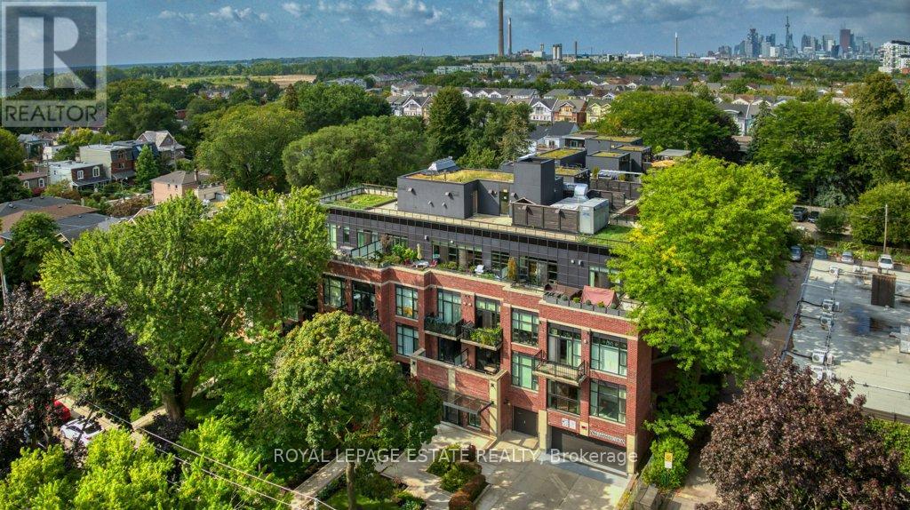 408 66 Kippendavie Ave, Toronto, ON M4L 0A4