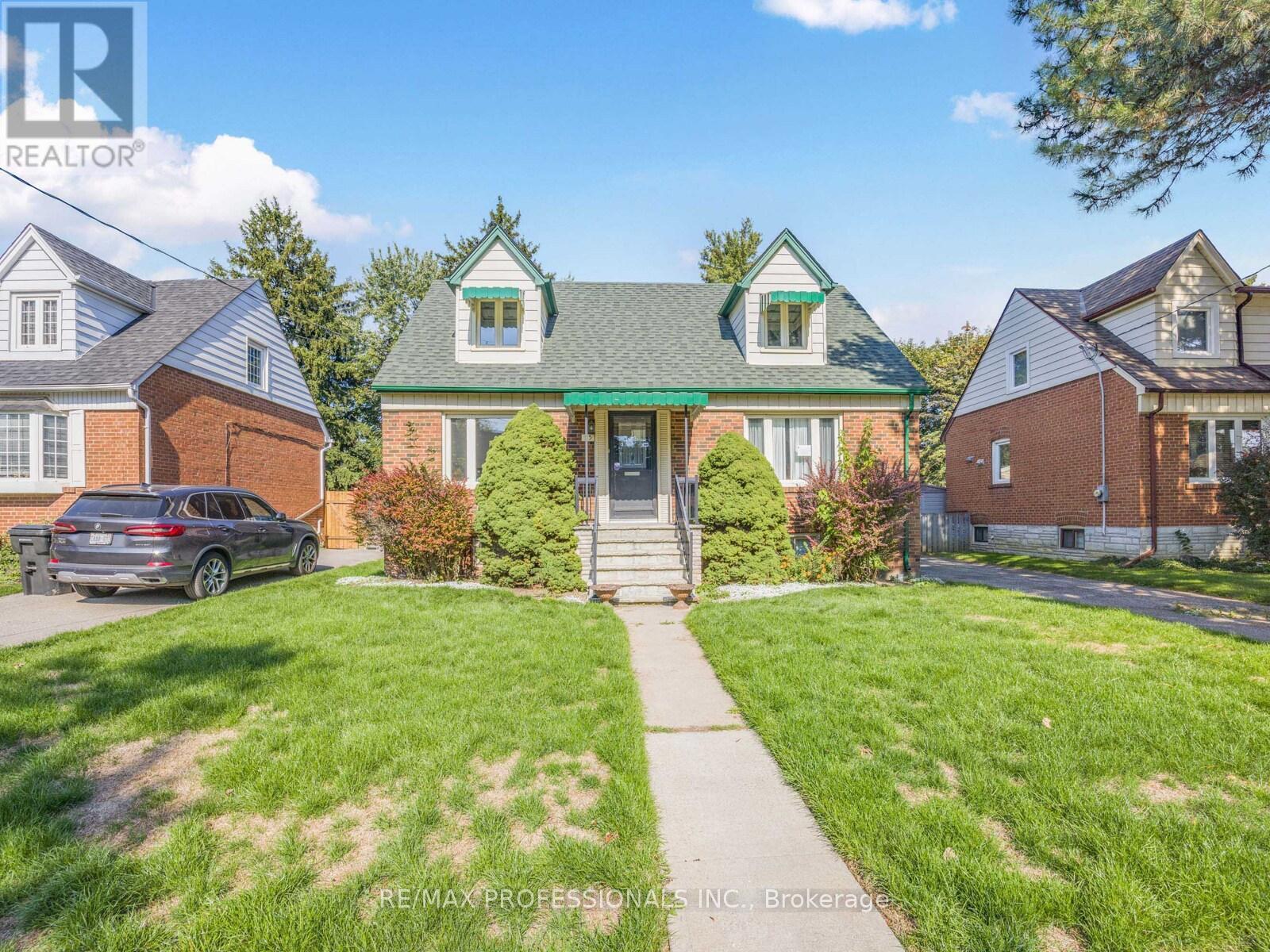 55 Craigmore Cres, Toronto, ON M2N 2Y6
