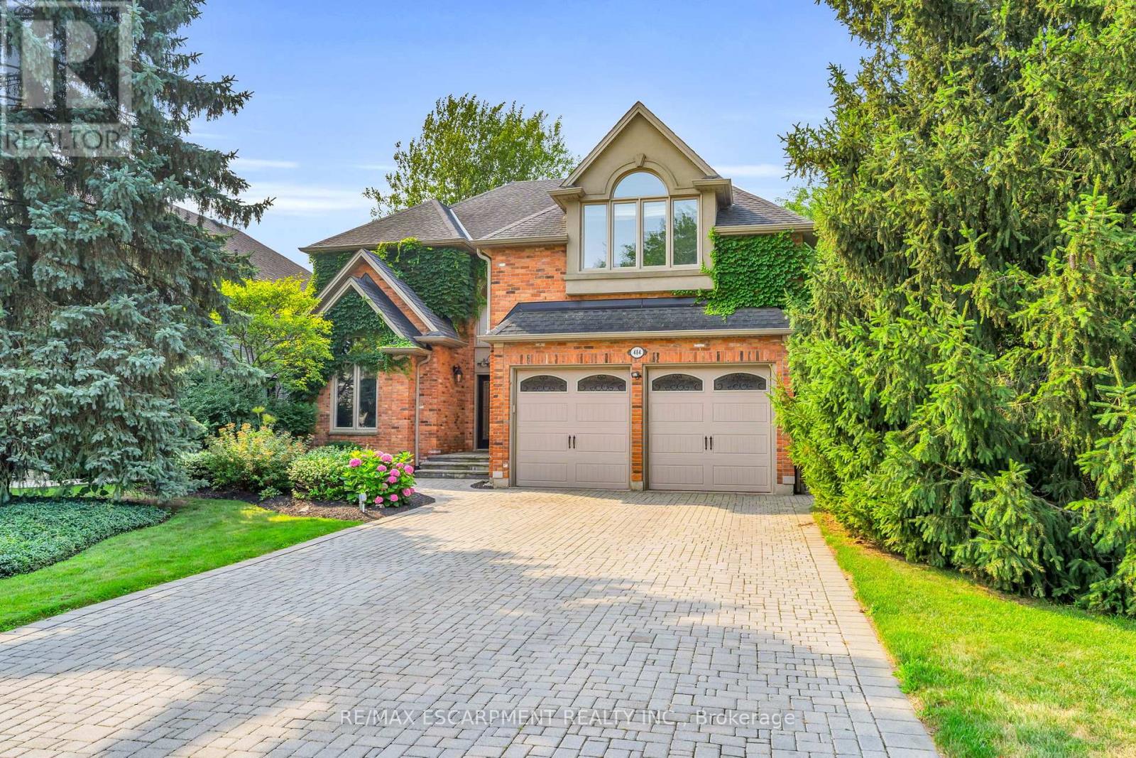 484 Bush Dr, Hamilton, ON L9G 4T4