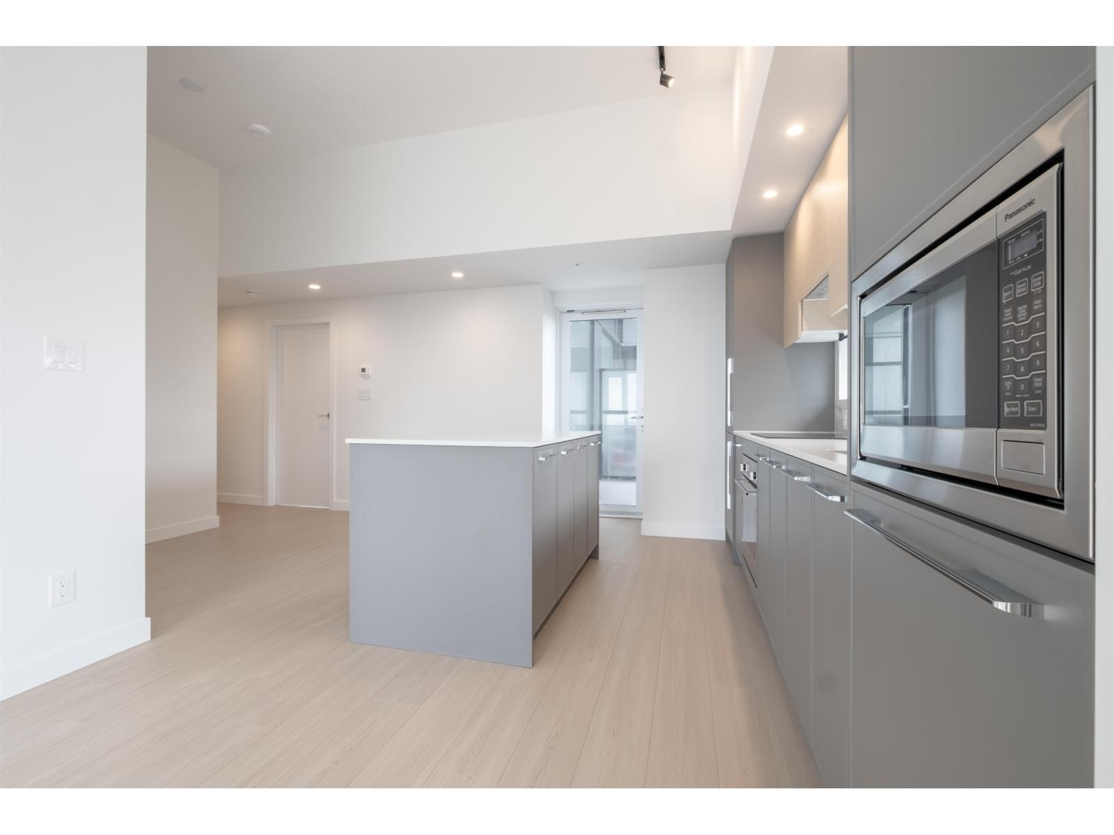 13745 George Junction Unit 3310, Surrey, BC V3T 0V8