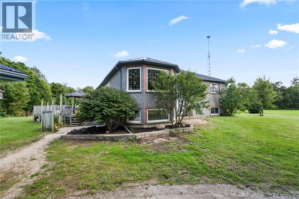 8893 School Road 7 Rd, Minto, ON N0G 2P0