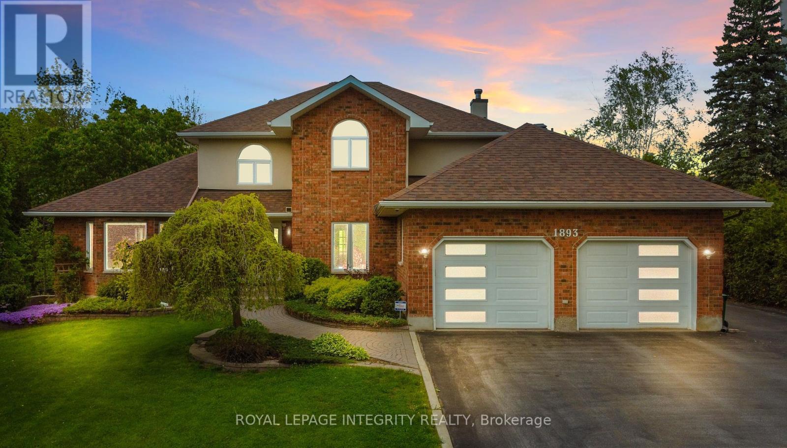 1893 Rideau Rd, Ottawa, ON K1X 1E1