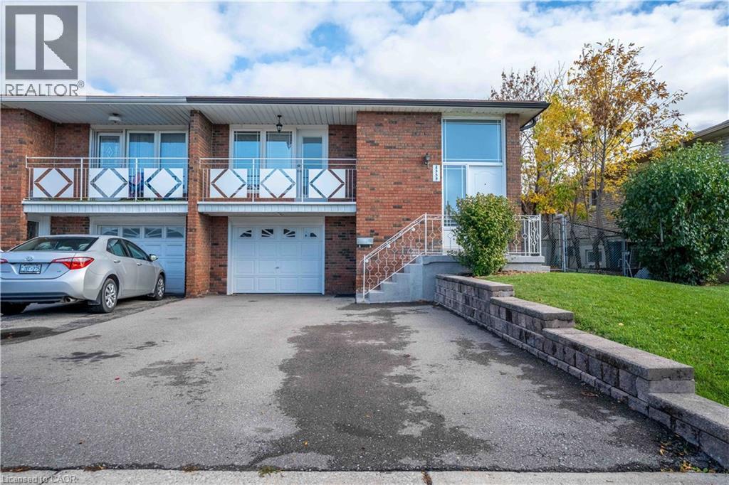2559 Kingsberry Cres, Mississauga, ON L5B 2K7
