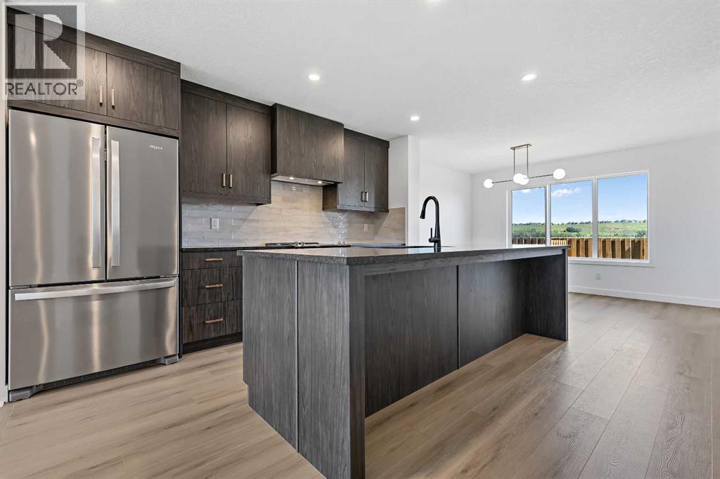894 Wolf Willow Blvd SE, Calgary, AB T2X 5R7