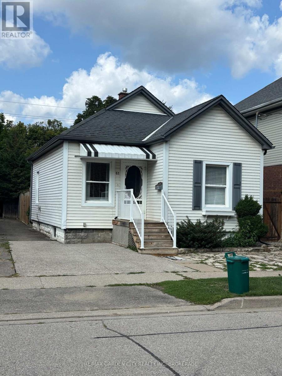 61 Rodman St, St. Catharines, ON L2R 5C9
