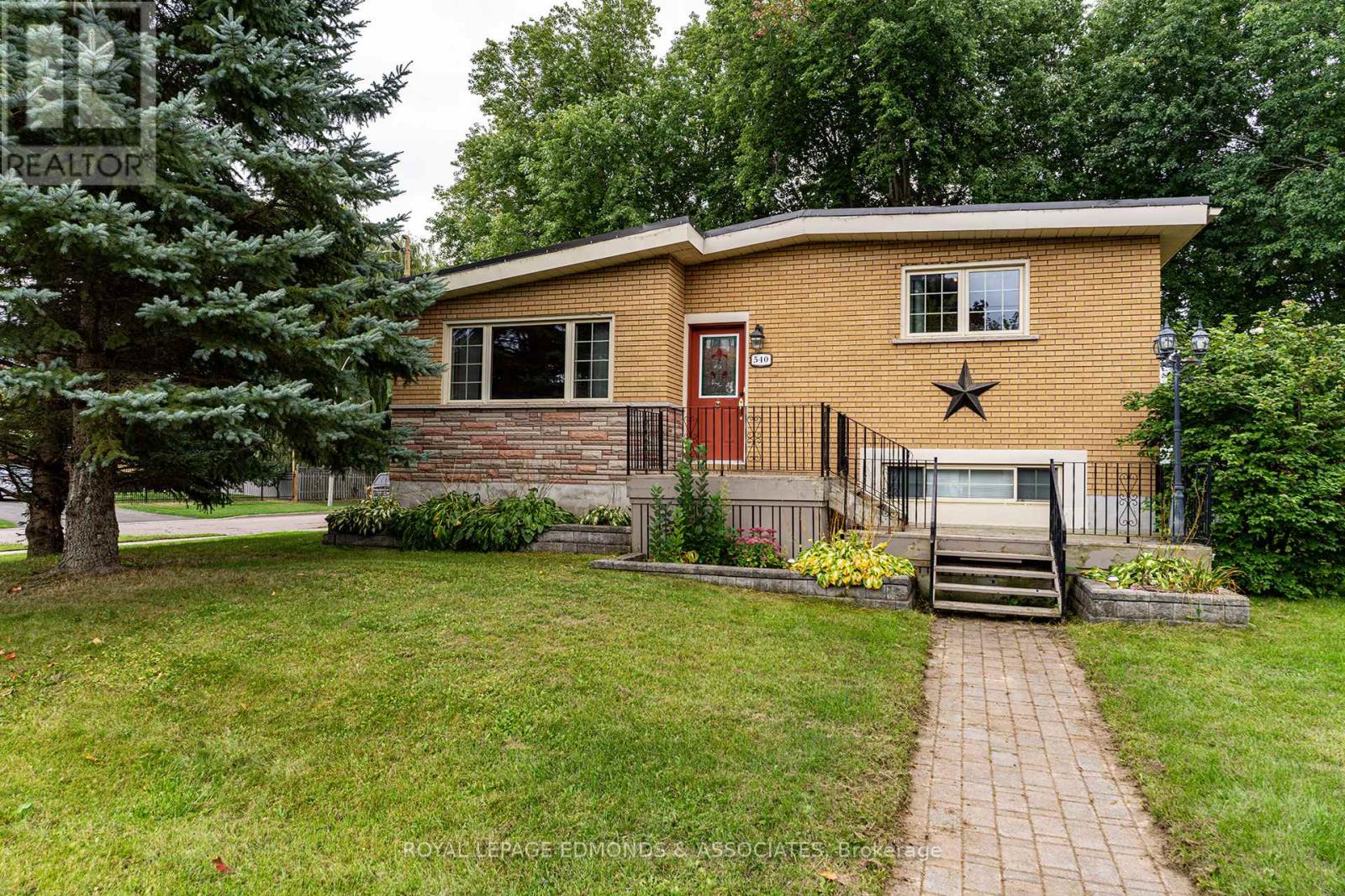 540 Melton St, Pembroke, ON K8A 2R9