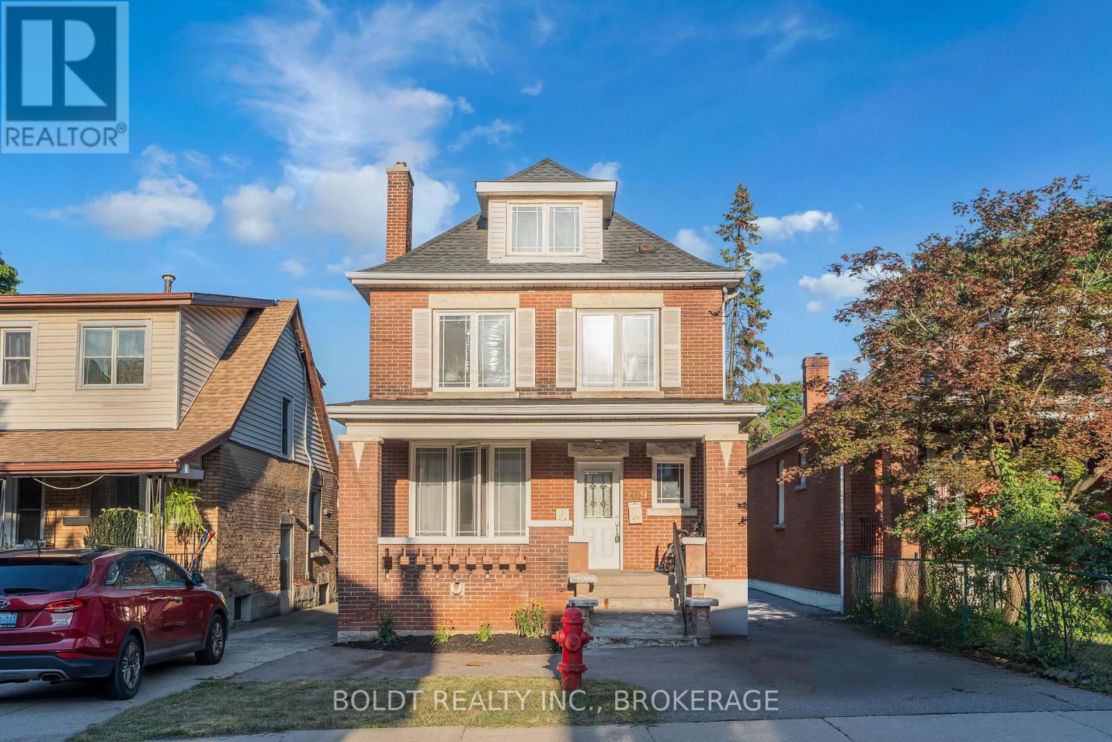 209 Rosslyn Ave S, Hamilton, ON L8M 3J6