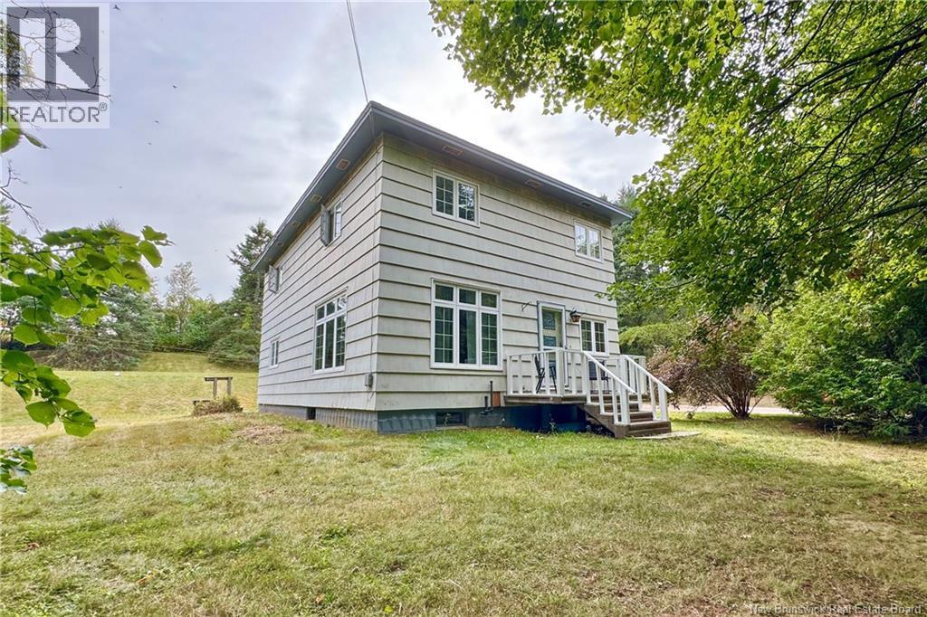 18 Moffatt Ln, Sackville, NB E4L 4E1