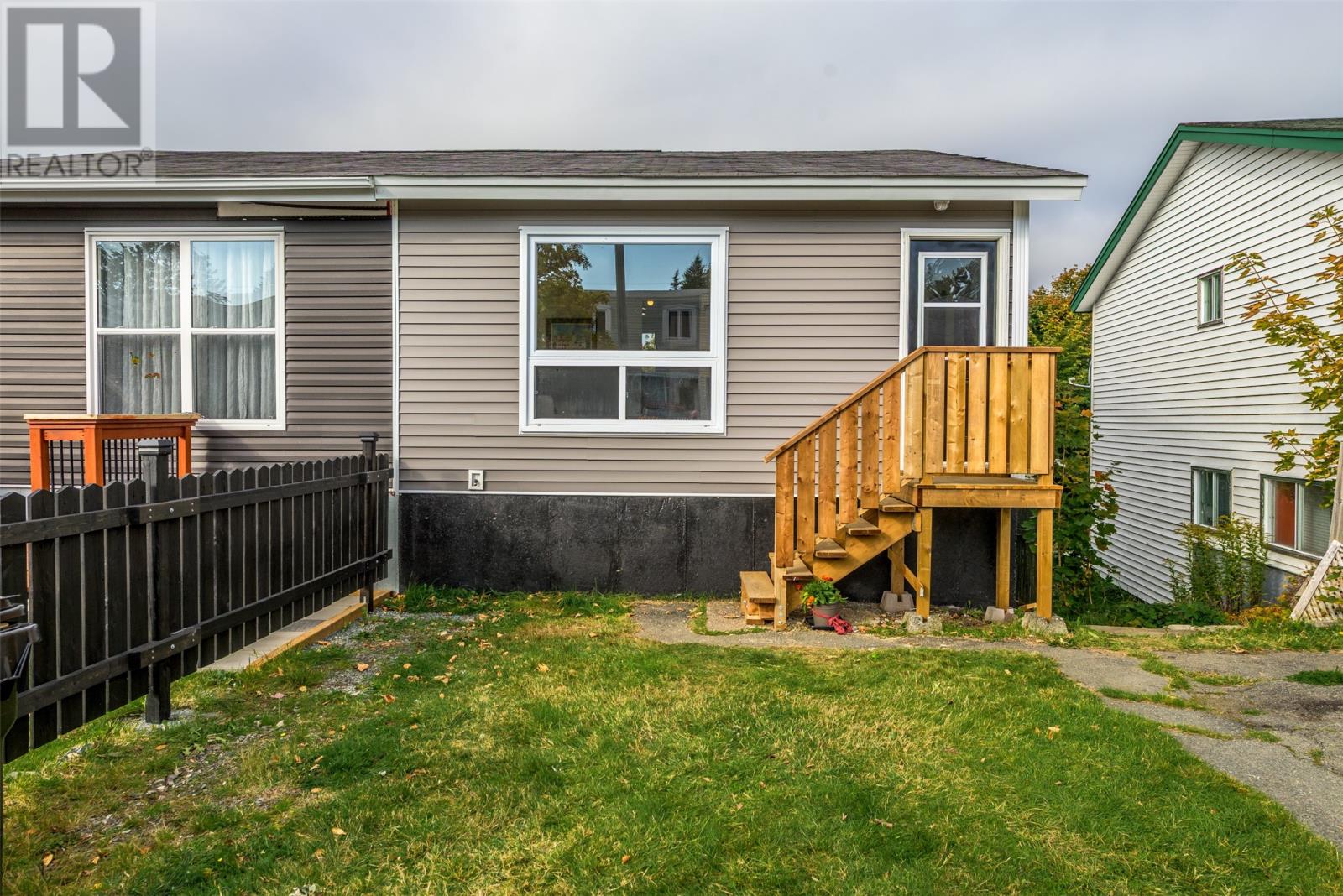 13 Chapman Cres #b, St. John's, NL A1G 1G7